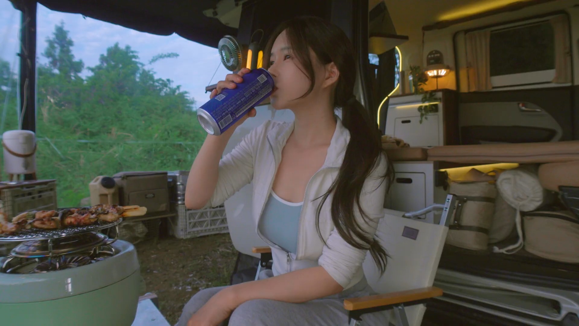 国家移民管理局：今年上半年3.33亿人次出入境